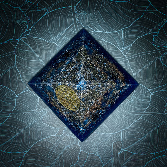 Orgonite Pyramide Bleu Fleur de vie dorée Protection Méditation