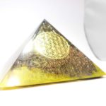 Orgonite Pyramide Fleur de vie Dorée - Protection - Bien être