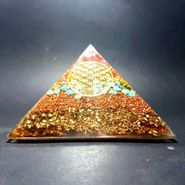 pyramide orgonite