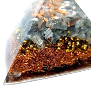 PYRAMIDE orgonite labradorite4